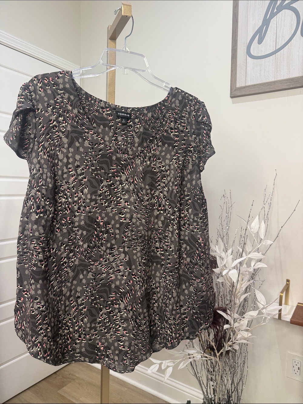 Women's V‑Neck Flutter Sleeve Blouse in Charcoal Animal Print - Picture 2 of 3